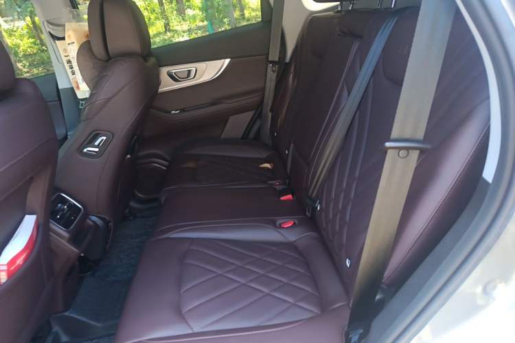 Used Chery Tiggo 8 PRO 2024 Champion Edition 390T Two-Wheel Drive Aoshi Version 5 Seats Left Rear Seat