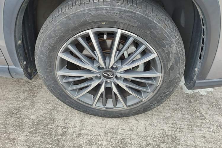 Used Chery Tiggo 8 PRO 2024 Champion Edition 290T Two-Wheel Drive Peak Version 5 Seats Right Front Wheel Hub