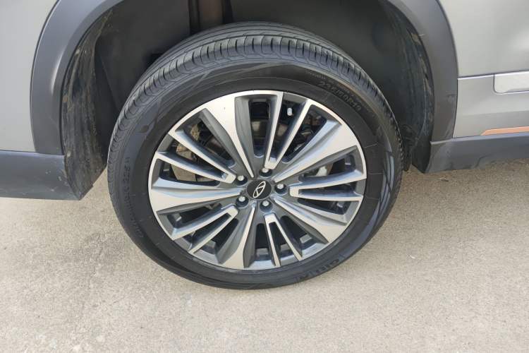 Used Chery Tiggo 8 PRO 2024 Champion Edition 390T Two-Wheel Drive Peak Version 7 Seats Right Rear Wheel Hub