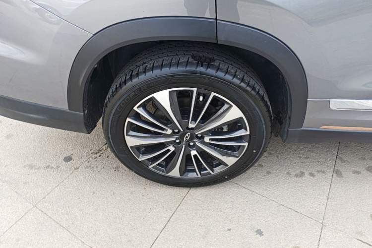 Used Chery Tiggo 8 PRO 2024 Champion Edition 390T Two-Wheel Drive Peak Version 5 Seats Right Rear Wheel Hub