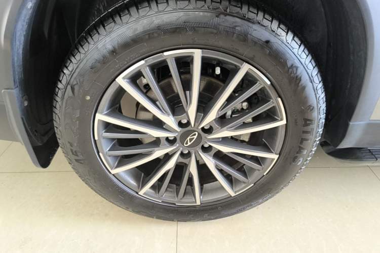 Used Chery Tiggo 8 PRO 2024 Champion Edition 290T Two-Wheel Drive Shining Version 5 Seats Right Rear Wheel Hub