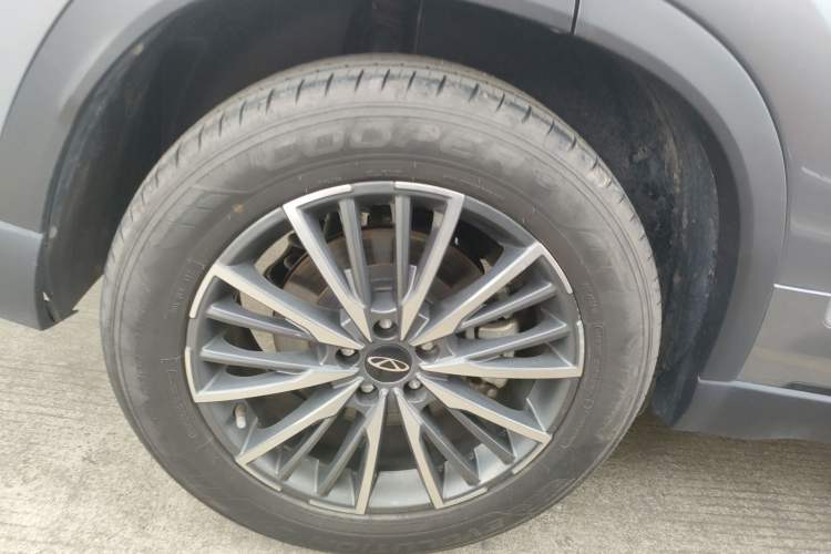 Used Chery Tiggo 8 PRO 2024 Champion Edition 290T Two-Wheel Drive Shining Version 5 Seats Right Rear Wheel Hub