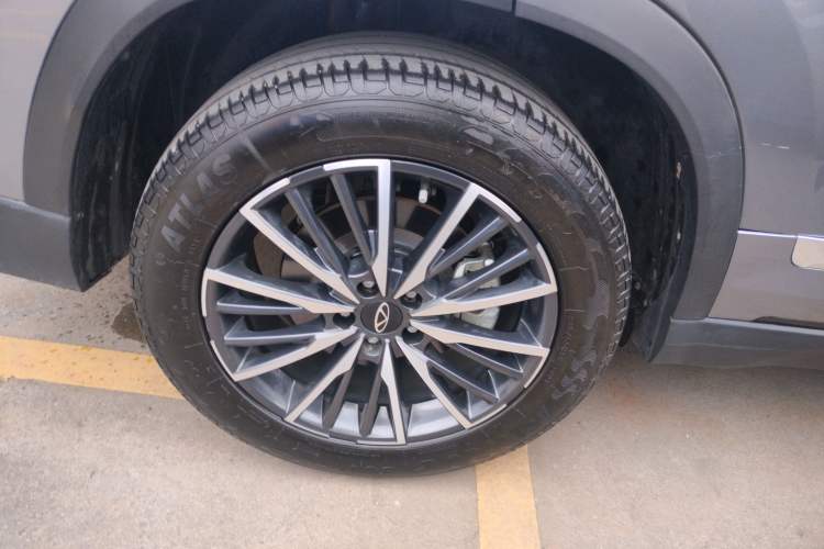Used Chery Tiggo 8 PRO 2024 Champion Edition 290T Two-Wheel Drive Shining Version 7 Seats Right Rear Wheel Hub