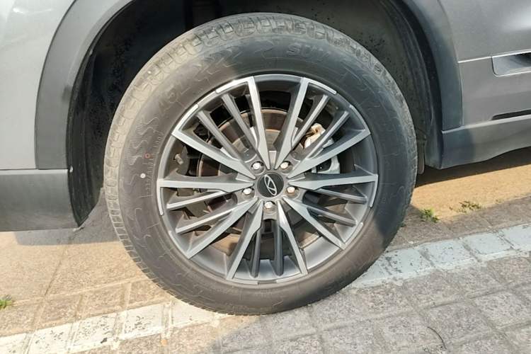 Used Chery Tiggo 8 PRO 2024 Champion Edition 290T Two-Wheel Drive Peak Version 7 Seats Right Rear Wheel Hub
