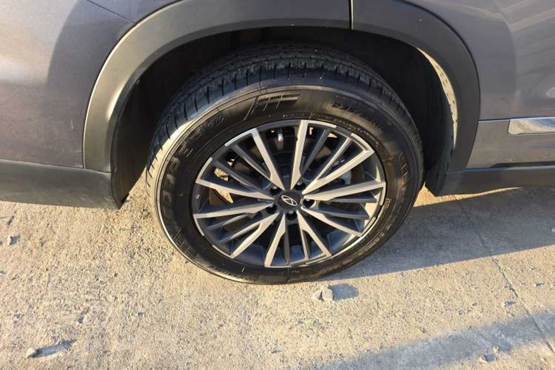 Used Chery Tiggo 8 PRO 2024 Champion Edition 290T Two-Wheel Drive Peak Version 5 Seats Right Rear Wheel Hub