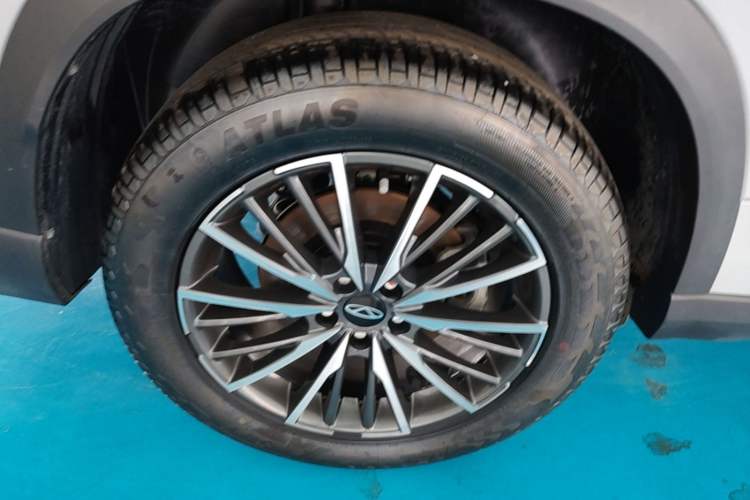 Used Chery Tiggo 8 PRO 2024 Champion Edition 290T Two-Wheel Drive Peak Version 5 Seats Right Rear Wheel Hub