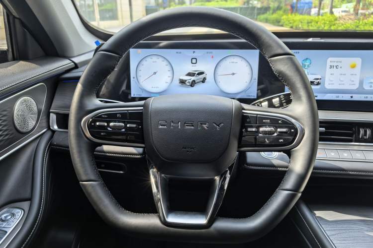 Used Chery Tiggo 8 PRO 2024 Champion Edition 290T Two-Wheel Drive High-Gloss Version 7 Seats Steering Wheel