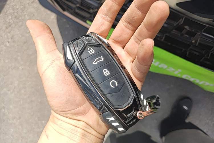 Used Chery Tiggo 8 PRO 2024 Champion Edition 390T Four-Wheel Drive Peak Version 5 Seats Vehicle Key