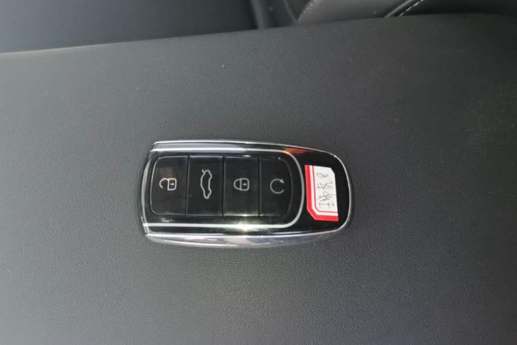 Used Chery Tiggo 8 PRO 2024 Champion Edition 290T Two-Wheel Drive Shining Version 5 Seats Vehicle Key