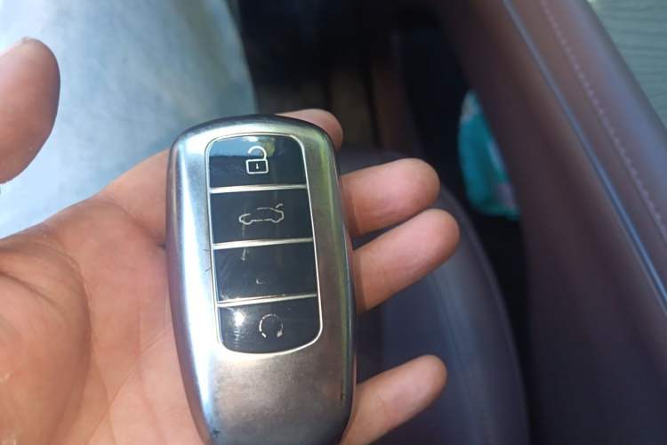 Used Chery Tiggo 8 PRO 2024 Champion Edition 390T Two-Wheel Drive Aoshi Version 5 Seats Vehicle Key