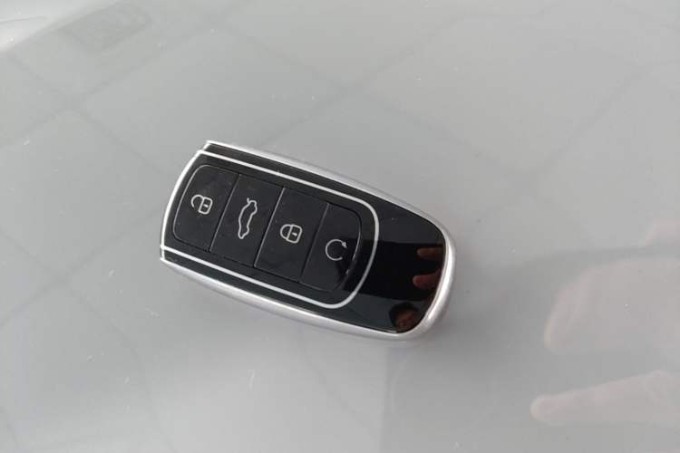 Used Chery Tiggo 8 PRO 2024 Champion Edition 290T Two-Wheel Drive Peak Version 5 Seats Vehicle Key