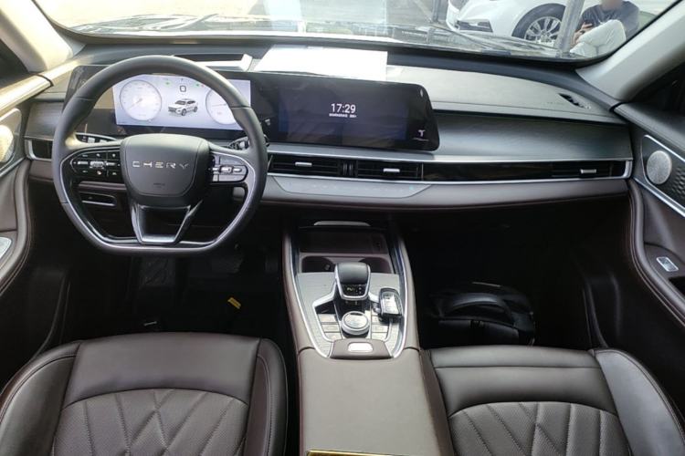 Used Chery Tiggo 8 PRO 2024 Champion Edition 390T Two-Wheel Drive Peak Version 5 Seats Center Console