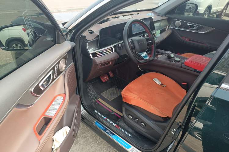 Used Chery Tiggo 8 PRO 2024 Champion Edition 390T Two-Wheel Drive Peak Version 5 Seats Driver Seat