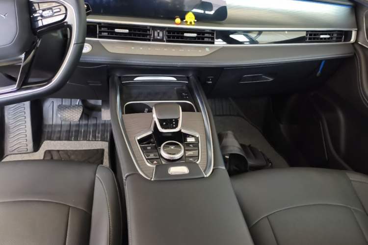 Used Chery Tiggo 8 PRO 2024 Champion Edition 290T Two-Wheel Drive Shining Version 5 Seats Gear Lever
