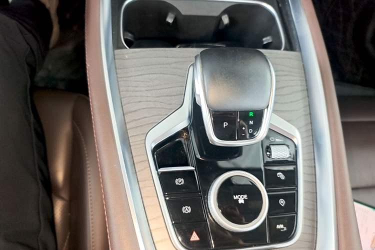 Used Chery Tiggo 8 PRO 2024 Champion Edition 290T Two-Wheel Drive Peak Version 7 Seats Gear Lever
