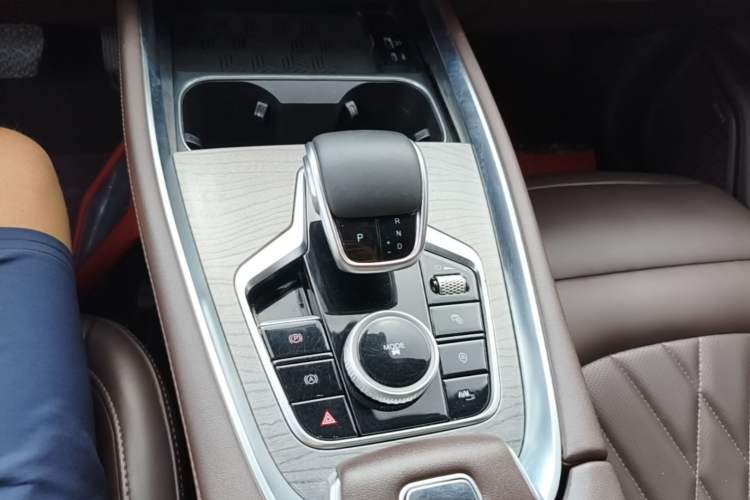 Used Chery Tiggo 8 PRO 2024 Champion Edition 290T Two-Wheel Drive Peak Version 7 Seats Gear Lever