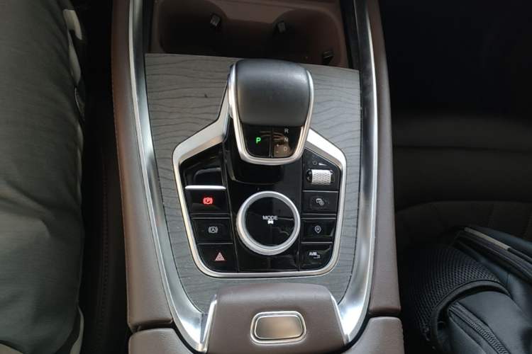 Used Chery Tiggo 8 PRO 2024 Champion Edition 390T Two-Wheel Drive Peak Version 5 Seats Gear Lever