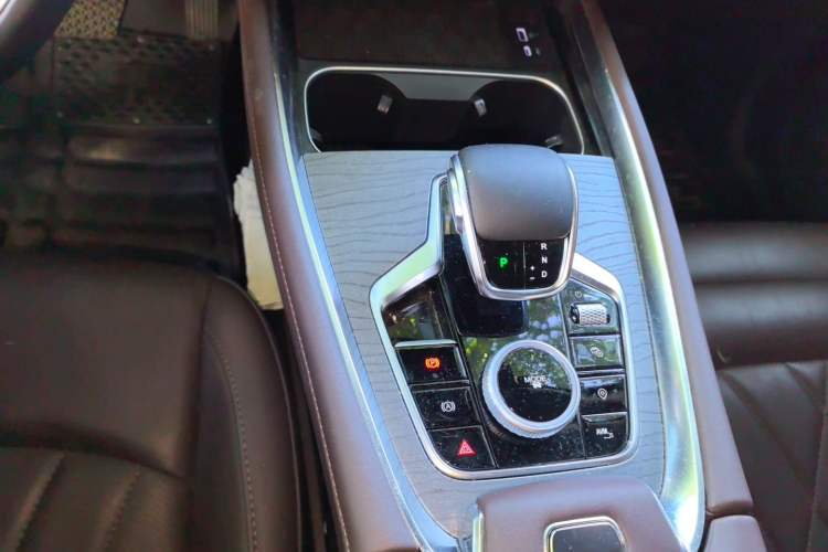 Used Chery Tiggo 8 PRO 2024 Champion Edition 390T Two-Wheel Drive Aoshi Version 5 Seats Gear Lever