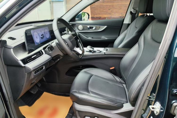 Used Chery Tiggo 8 PRO 2024 Champion Edition 290T Two-Wheel Drive Shining Version 7 Seats Interior 2
