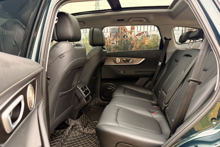 Used Chery Tiggo 8 PRO 2024 Champion Edition 290T Two-Wheel Drive Shining Version 5 Seats Interior 9