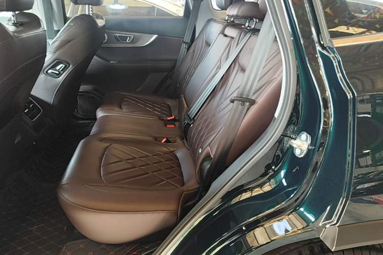 Used Chery Tiggo 8 PRO 2024 Champion Edition 290T Two-Wheel Drive Peak Version 7 Seats Left Rear Seat
