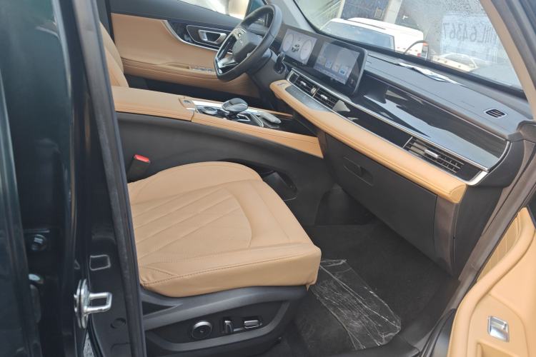 Used Chery Tiggo 8 PRO 2024 Champion Edition 390T Two-Wheel Drive Peak Version 5 Seats Right Front Seat