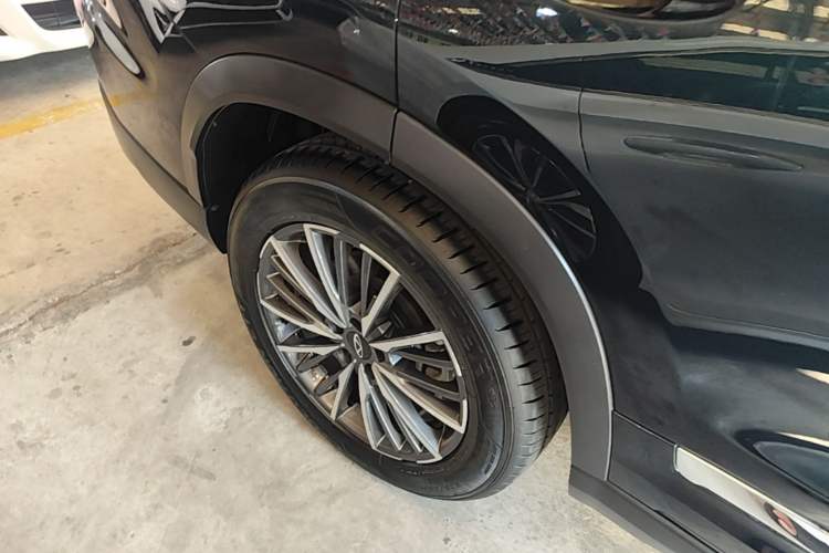 Used Chery Tiggo 8 PRO 2024 Champion Edition 290T Two-Wheel Drive Peak Version 7 Seats Right Rear Wheel Hub