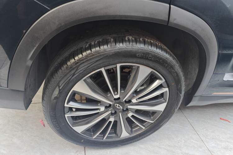 Used Chery Tiggo 8 PRO 2024 Champion Edition 390T Two-Wheel Drive Peak Version 5 Seats Right Rear Wheel Hub