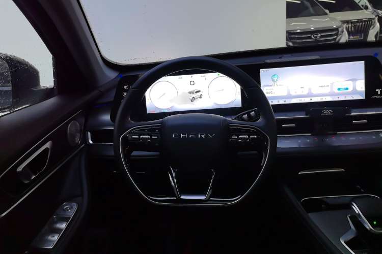 Used Chery Tiggo 8 PRO 2024 Champion Edition 290T Two-Wheel Drive Shining Version 5 Seats Steering Wheel