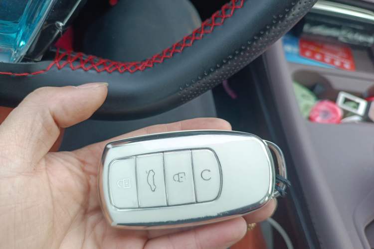 Used Chery Tiggo 8 PRO 2024 Champion Edition 390T Two-Wheel Drive Peak Version 5 Seats Vehicle Key