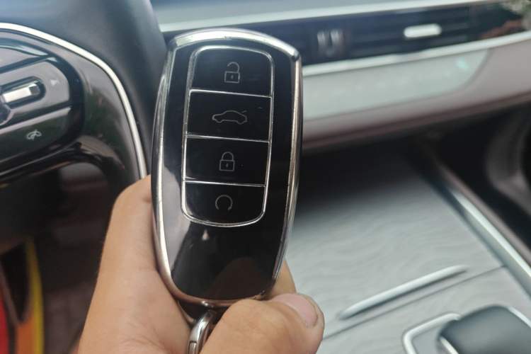 Used Chery Tiggo 8 PRO 2024 Champion Edition 390T Two-Wheel Drive Peak Version 5 Seats Vehicle Key