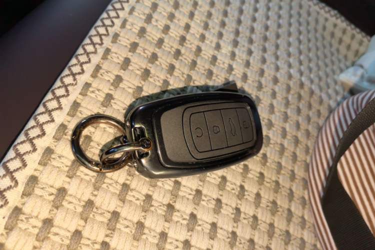 Used Chery Tiggo 8 PRO 2024 Champion Edition 390T Two-Wheel Drive Aoshi Version 5 Seats Vehicle Key