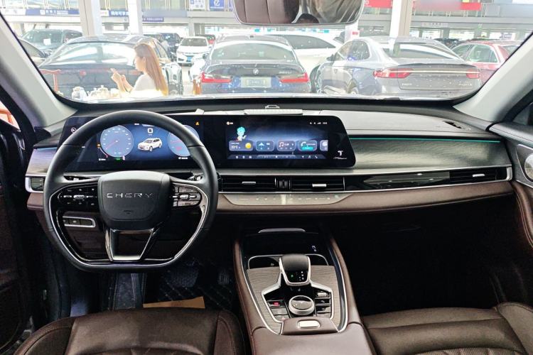 Used Chery Tiggo 8 PRO 2024 Champion Edition 290T Two-Wheel Drive Peak Version 7 Seats Center Console