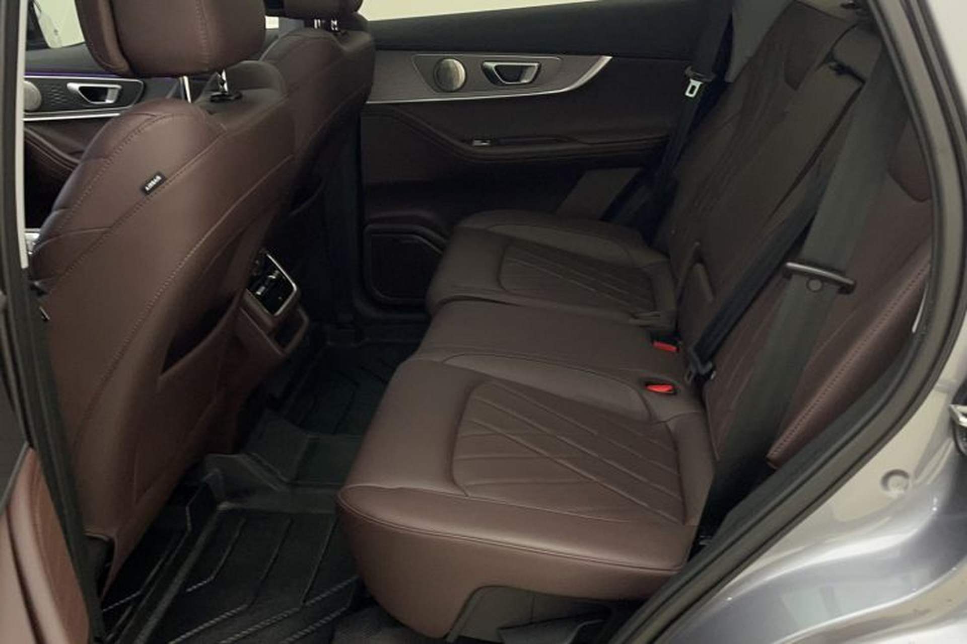 Used Chery Tiggo 8 PRO 2024 Champion Edition 290T Two-Wheel Drive Peak Version 5 Seats Interior 1