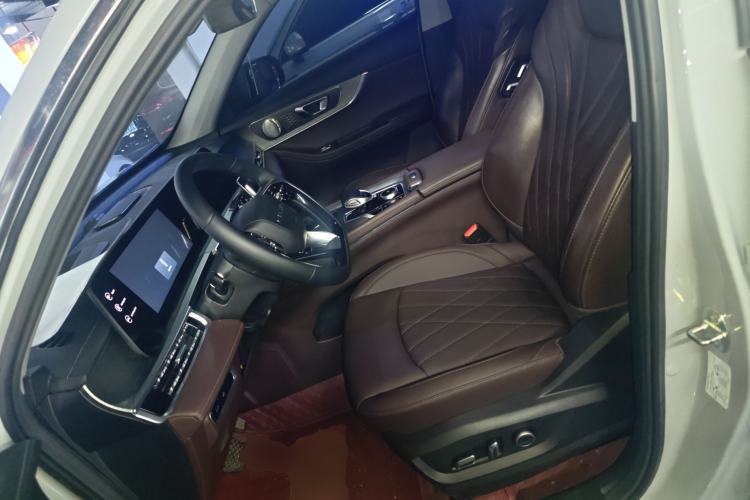 Used Chery Tiggo 8 PRO 2024 Champion Edition 290T Two-Wheel Drive Peak Version 5 Seats Left Front Seat