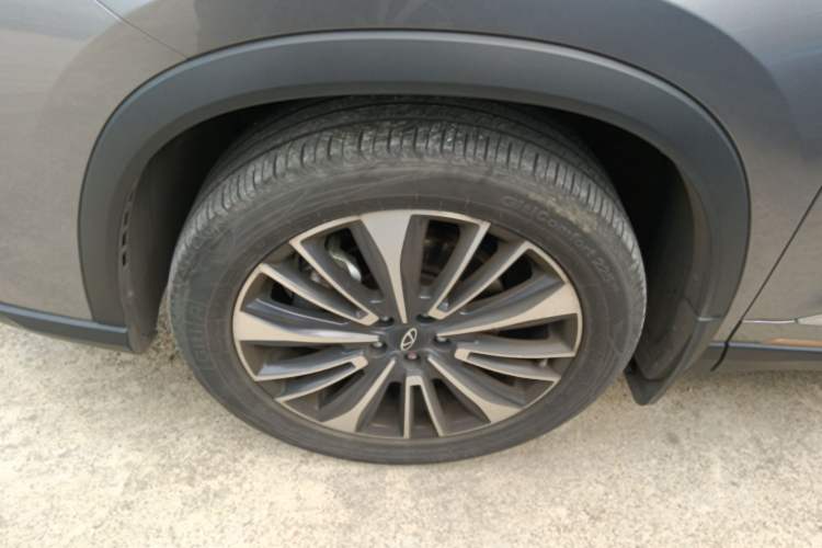 Used Chery Tiggo 8 PRO 2024 Champion Edition 390T Two-Wheel Drive Peak Version 5 Seats Left Front Wheel Hub