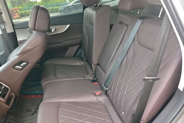 Used Chery Tiggo 8 PRO 2024 Champion Edition 290T Two-Wheel Drive Peak Version 5 Seats Left Rear Seat