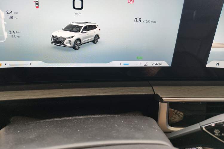 Used Chery Tiggo 8 PRO 2024 Champion Edition 290T Two-Wheel Drive Peak Version 7 Seats Odometer Close Up