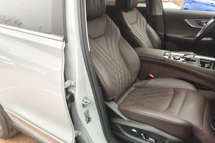 Used Chery Tiggo 8 PRO 2024 Champion Edition 290T Two-Wheel Drive Peak Version 7 Seats Right Front Seat
