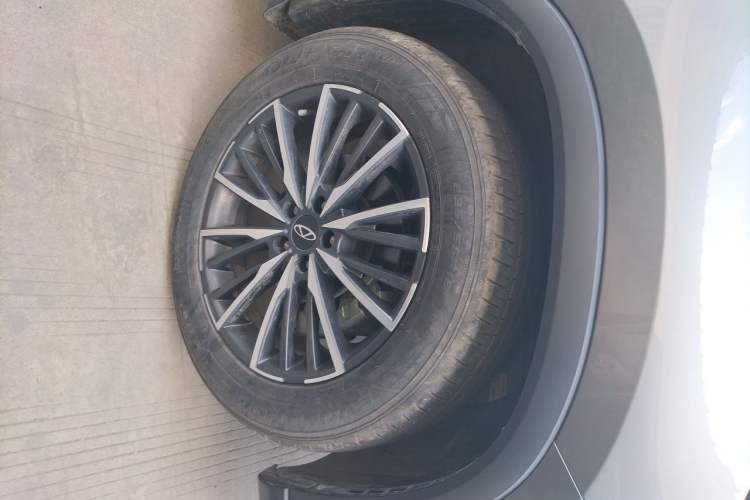 Used Chery Tiggo 8 PRO 2024 Champion Edition 290T Two-Wheel Drive Peak Version 7 Seats Right Front Wheel Hub