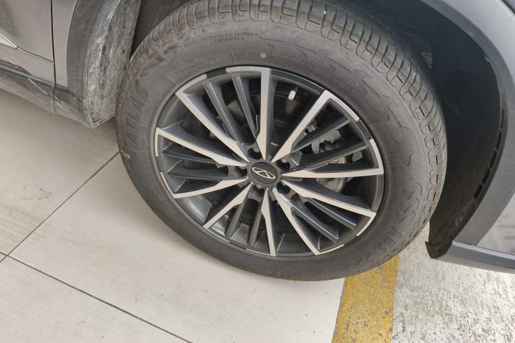Used Chery Tiggo 8 PRO 2024 Champion Edition 290T Two-Wheel Drive Peak Version 7 Seats Right Front Wheel Hub