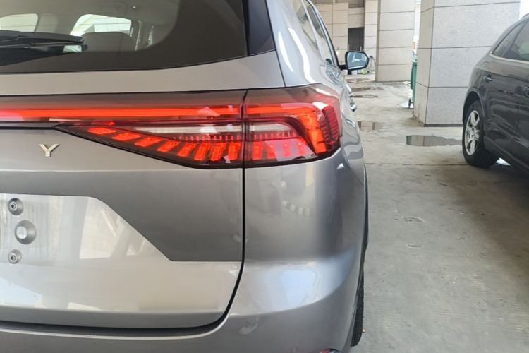 Used Chery Tiggo 8 PRO 2024 Champion Edition 290T Two-Wheel Drive Peak Version 7 Seats Right Rear Taillight