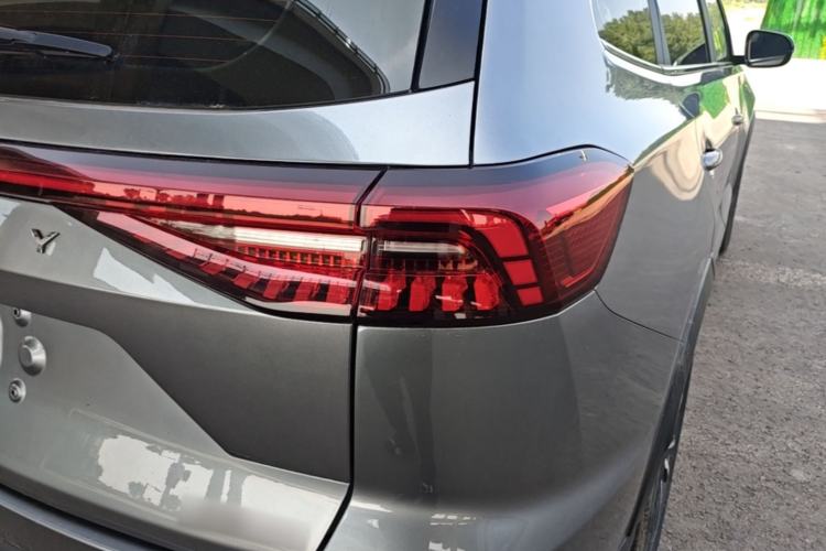 Used Chery Tiggo 8 PRO 2024 Champion Edition 290T Two-Wheel Drive Peak Version 5 Seats Right Rear Taillight