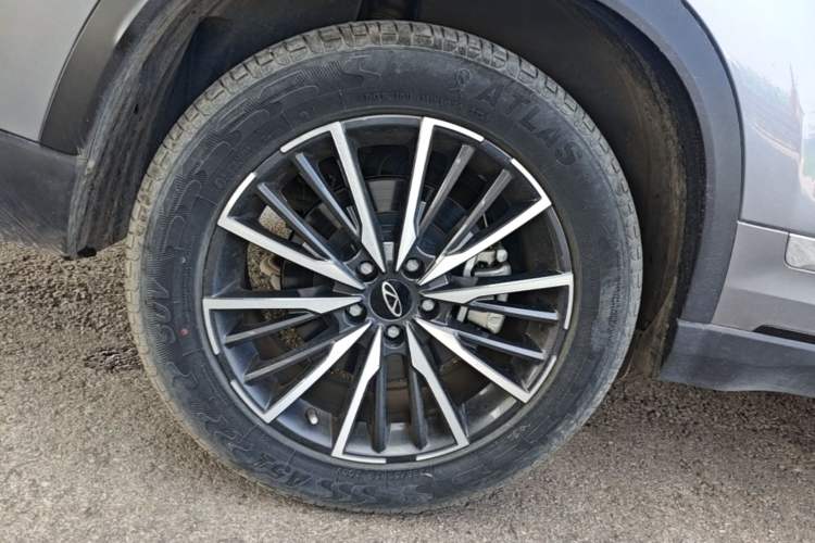Used Chery Tiggo 8 PRO 2024 Champion Edition 290T Two-Wheel Drive Peak Version 5 Seats Right Rear Wheel Hub