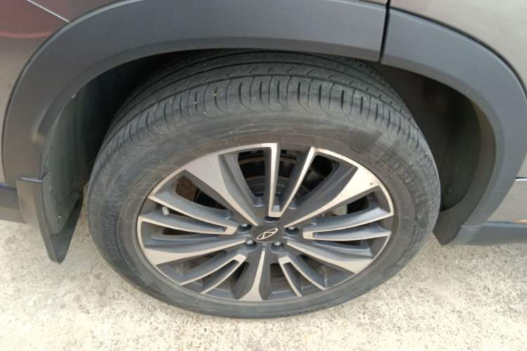 Used Chery Tiggo 8 PRO 2024 Champion Edition 390T Two-Wheel Drive Peak Version 5 Seats Right Rear Wheel Hub