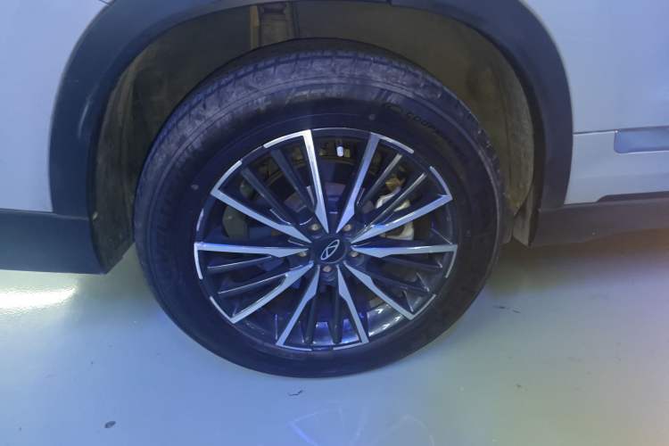 Used Chery Tiggo 8 PRO 2024 Champion Edition 290T Two-Wheel Drive Peak Version 5 Seats Right Rear Wheel Hub