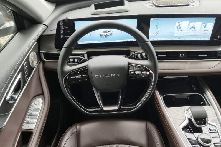 Used Chery Tiggo 8 PRO 2024 Champion Edition 290T Two-Wheel Drive Peak Version 7 Seats Steering Wheel
