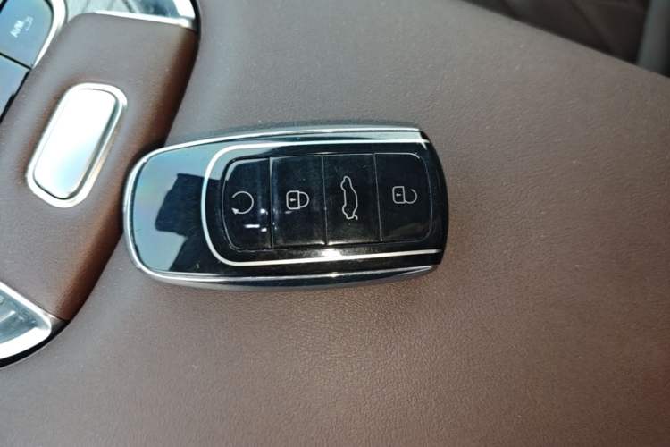 Used Chery Tiggo 8 PRO 2024 Champion Edition 290T Two-Wheel Drive Peak Version 5 Seats Vehicle Key