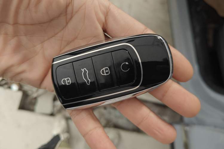 Used Chery Tiggo 8 PRO 2024 Champion Edition 290T Two-Wheel Drive Peak Version 5 Seats Vehicle Key