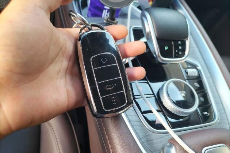 Used Chery Tiggo 8 PRO 2024 Champion Edition 290T Two-Wheel Drive Peak Version 7 Seats Vehicle Key